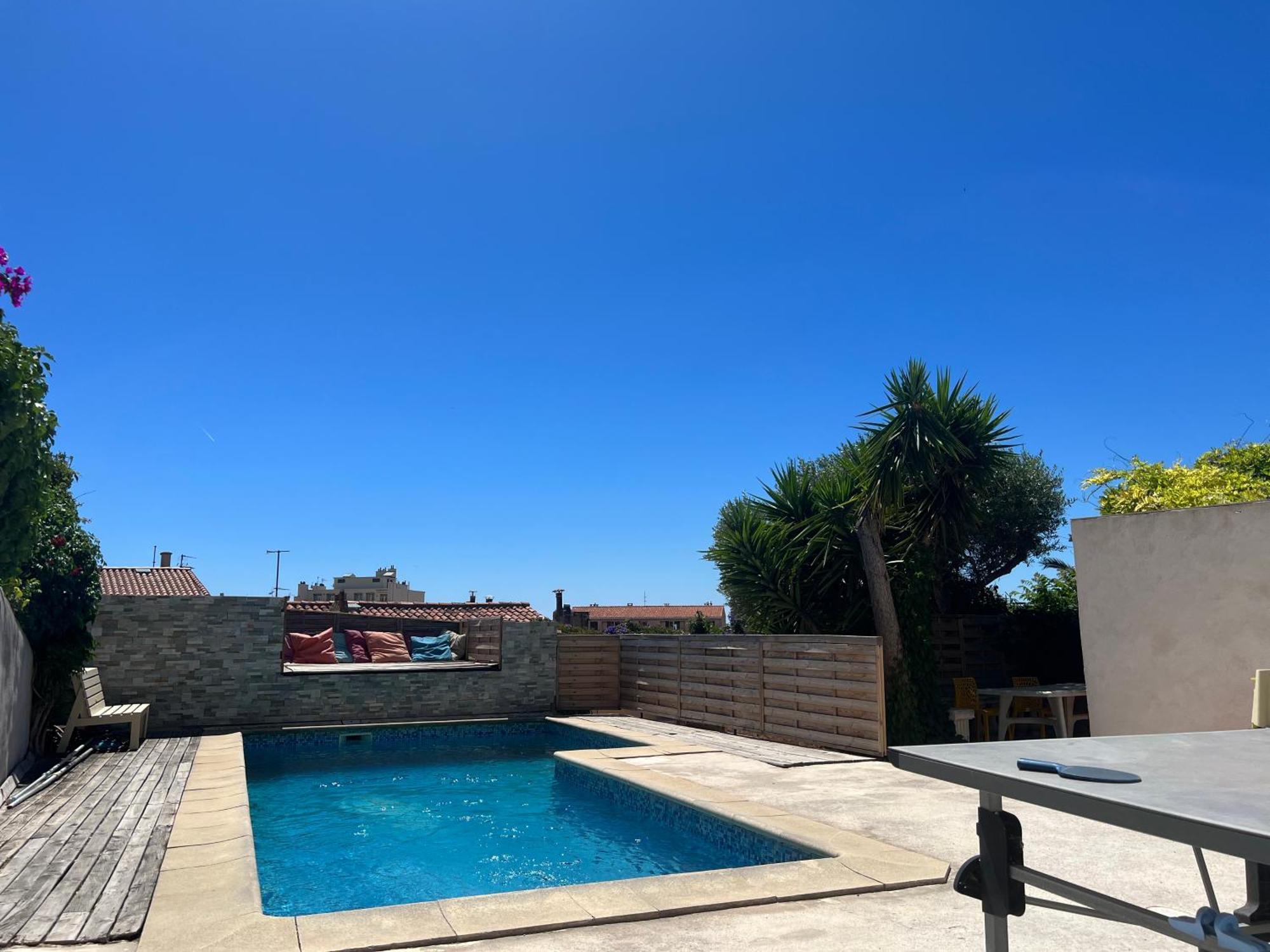 Pour 4 Face A La Piscine Apartment Marseille Exterior photo